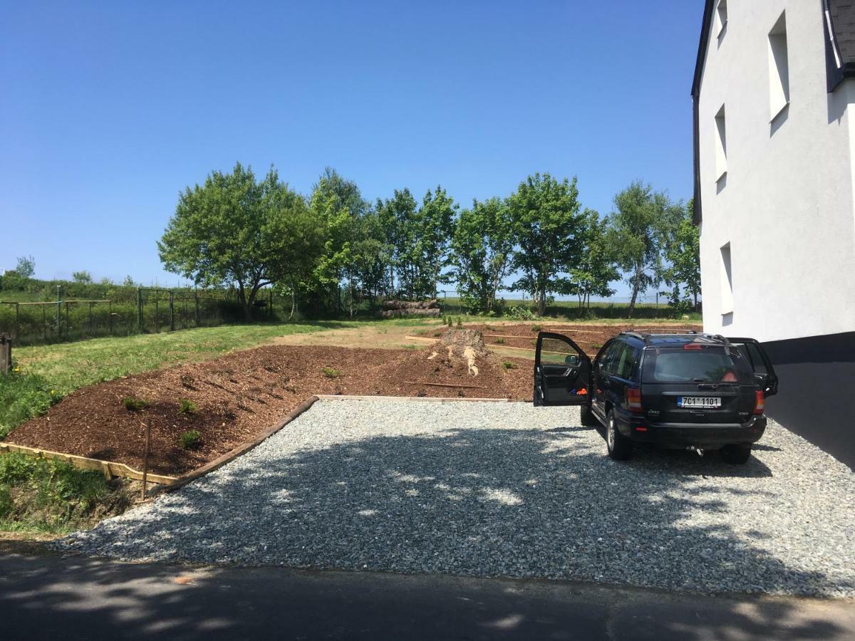 Kovářská Apartments Villa Viola מראה חיצוני תמונה